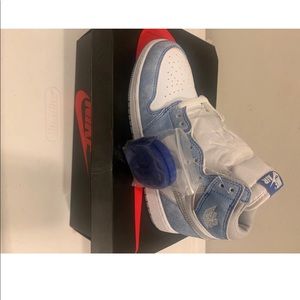 Jordan 1 Retro High OG Hyper Royal